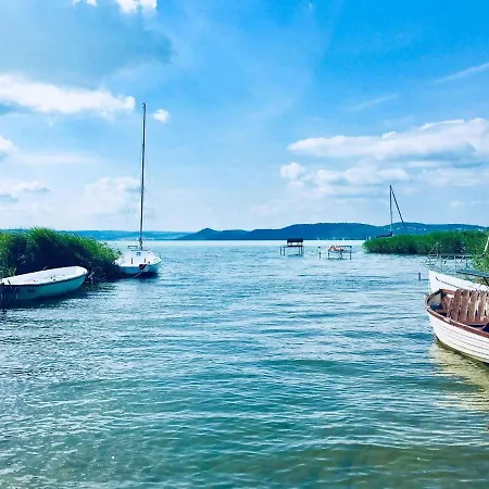 In - Balaton 20220 בית נופש Szántód